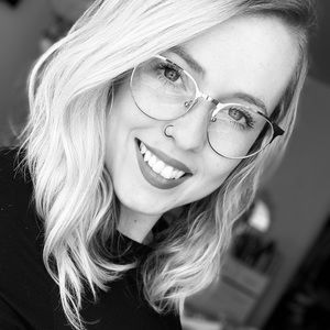 Meet your Posher, Lucritia